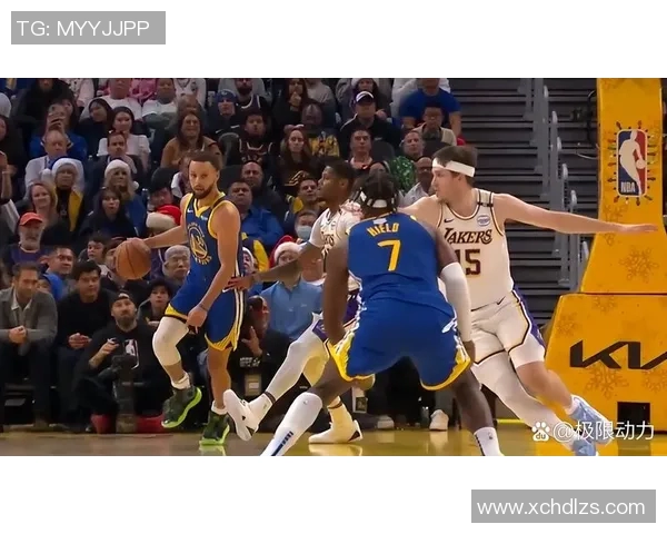 勇士与湖人激战全场精彩回顾12月19日赛事亮点分析